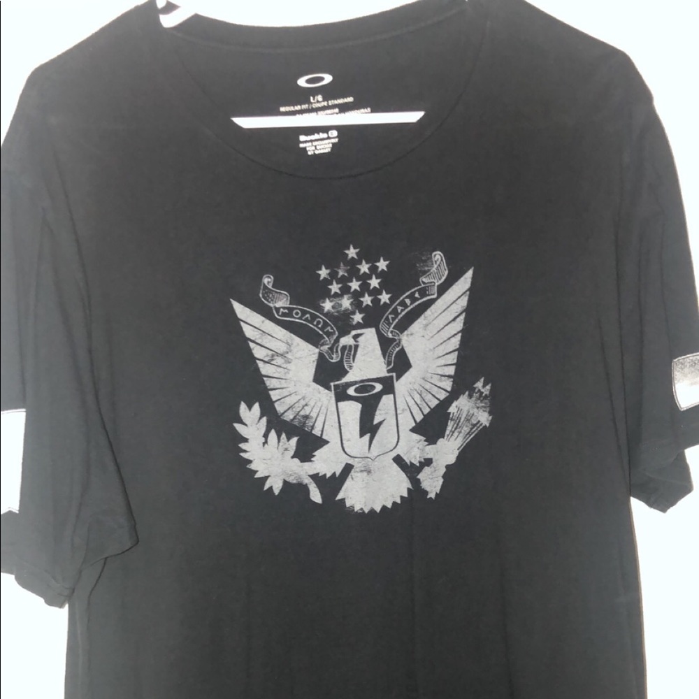 Buckle Oakley t-shirt